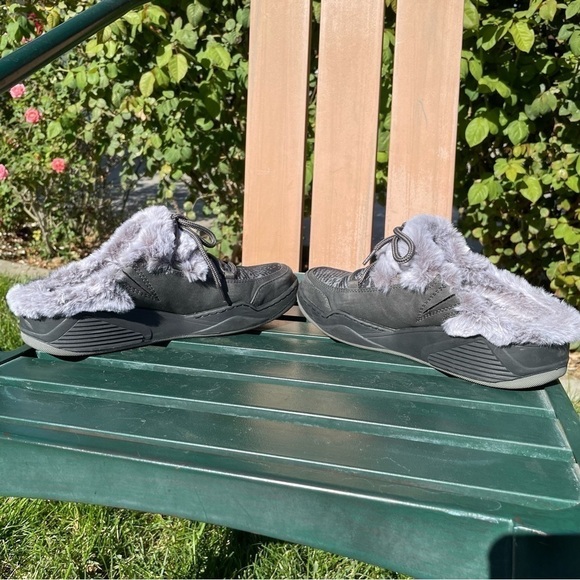 Baretraps Landon Clog Slippers - Picture 10 of 10